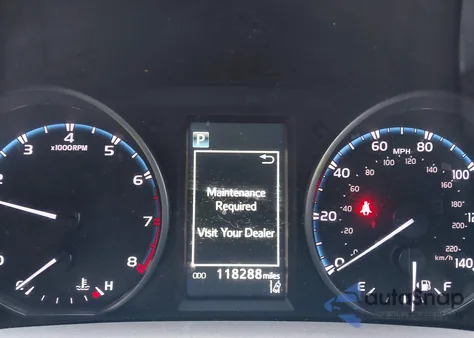 2017 Toyota Rav4 Xle z USA, uszkodzony, nr VIN JTMRFREV8HJ108192